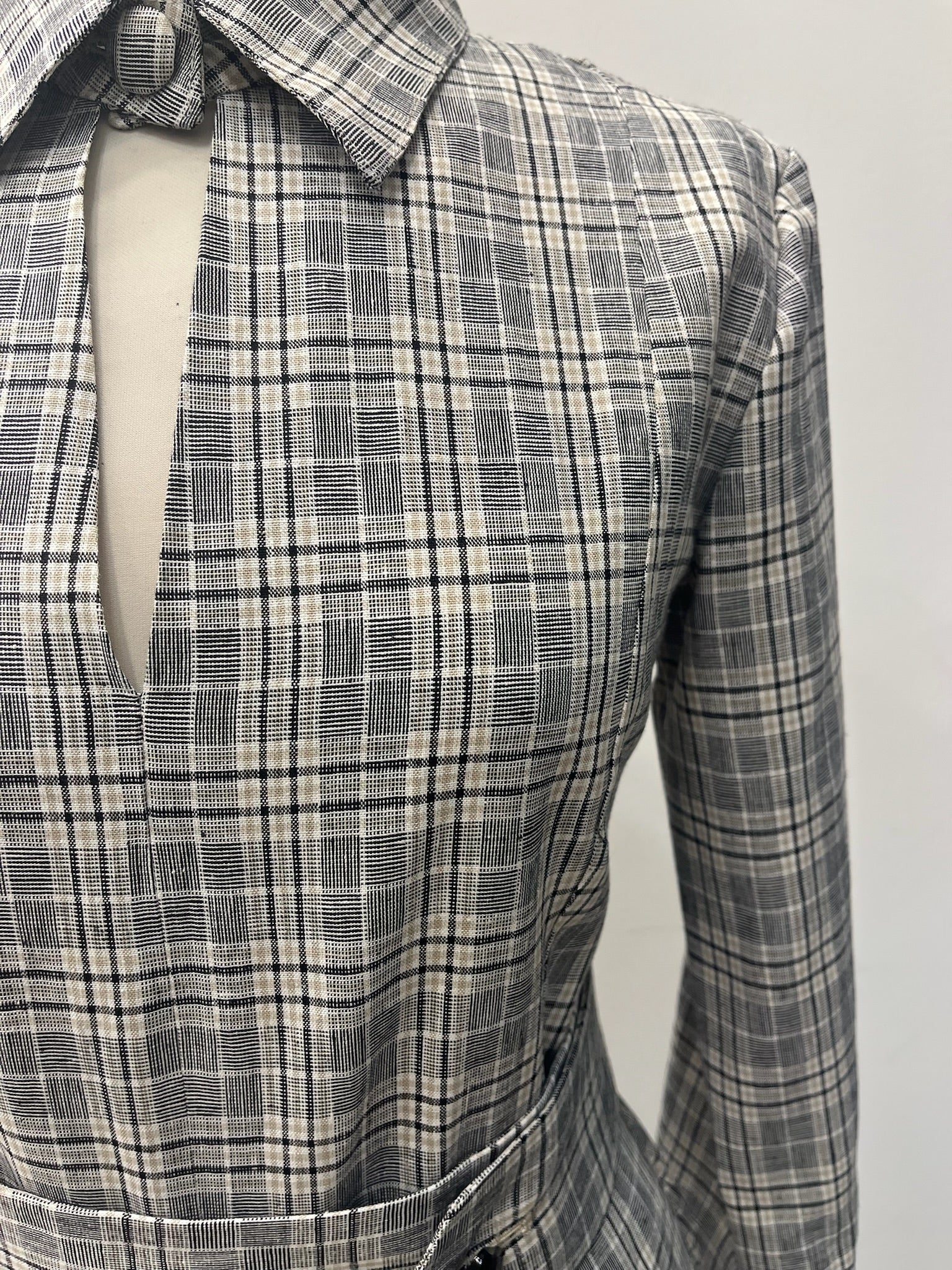 ABITO ALEXANDRE VEGETA